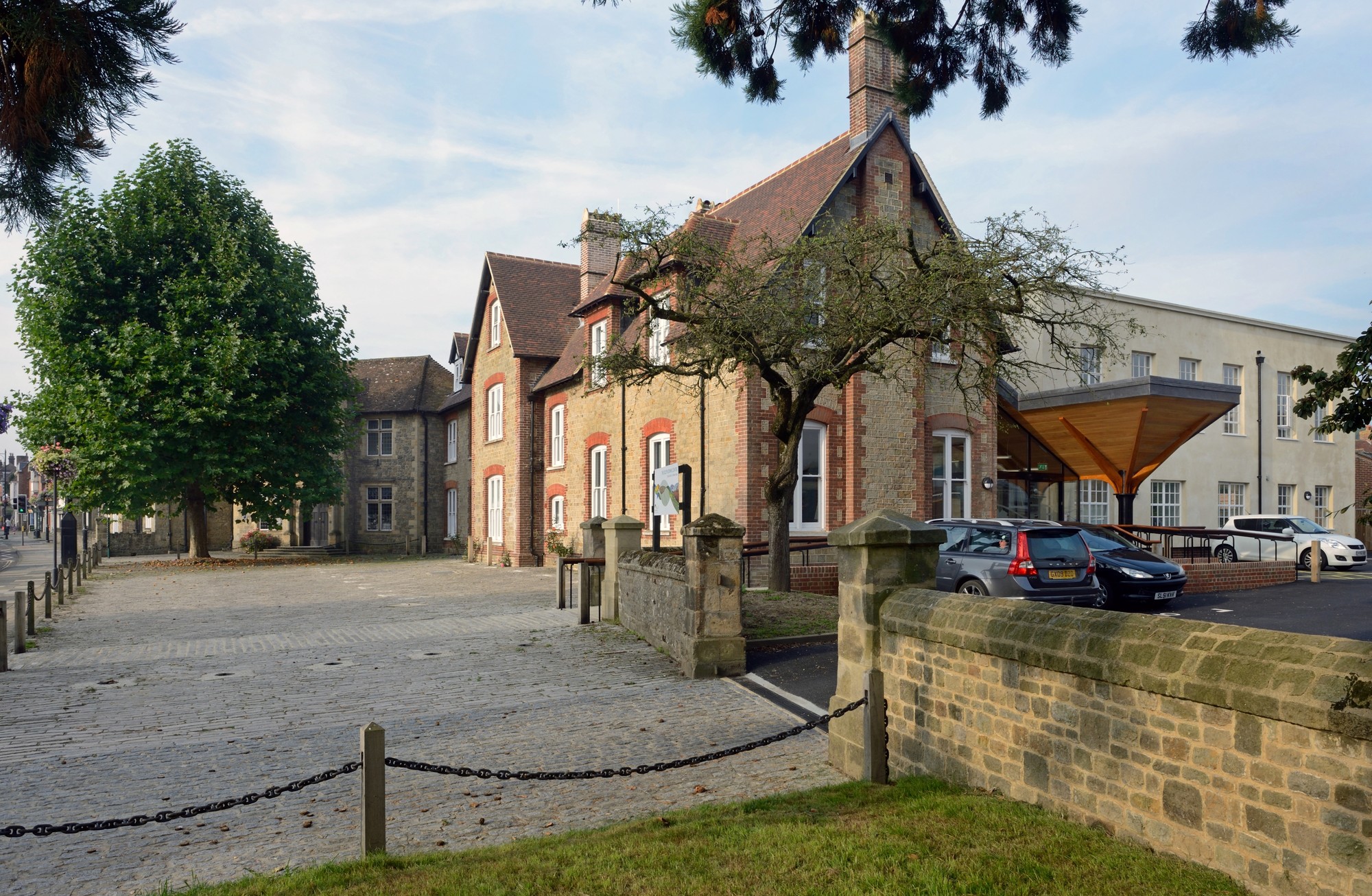 A brick building